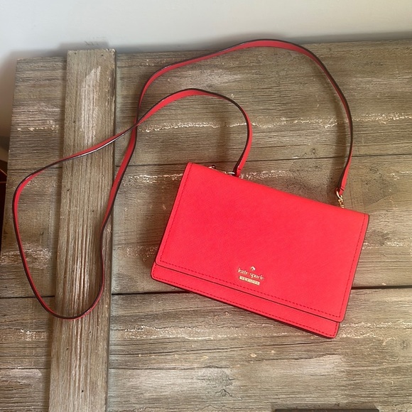 kate spade Handbags - Kate Spade Crossbody Purse